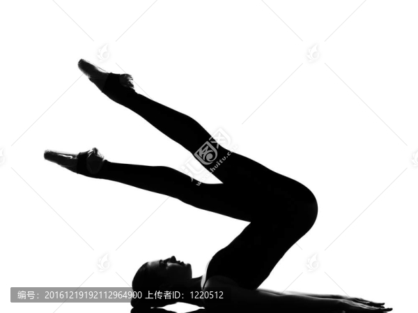 女芭蕾舞演員式肩倒立瑜伽姿勢