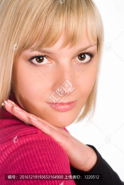 美妙的女孩在白色