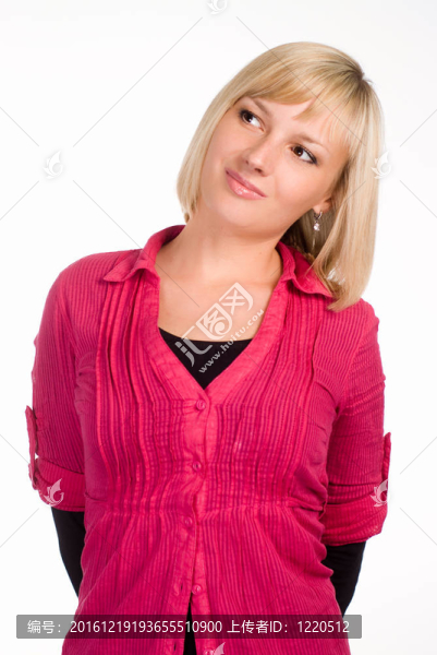 漂亮的女孩在白色