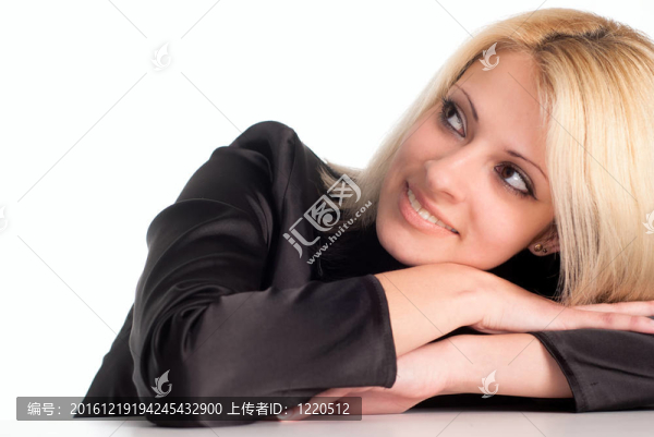 美麗的女孩說(shuō)謊