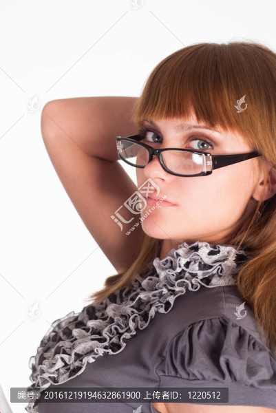 戴眼鏡的好女孩