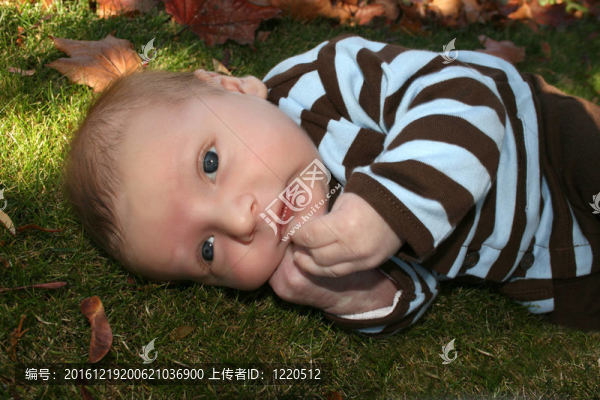 外面的嬰兒