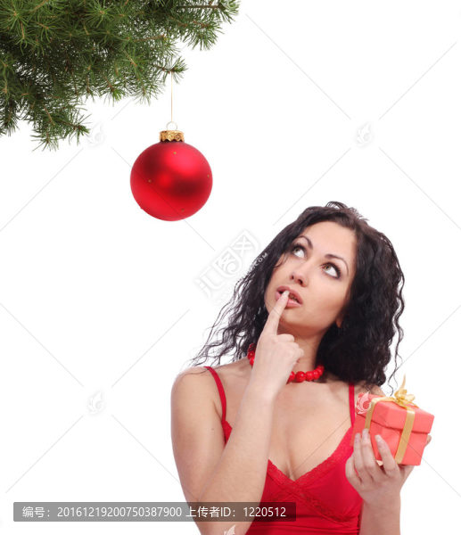 帶禮物和圣誕球的女人