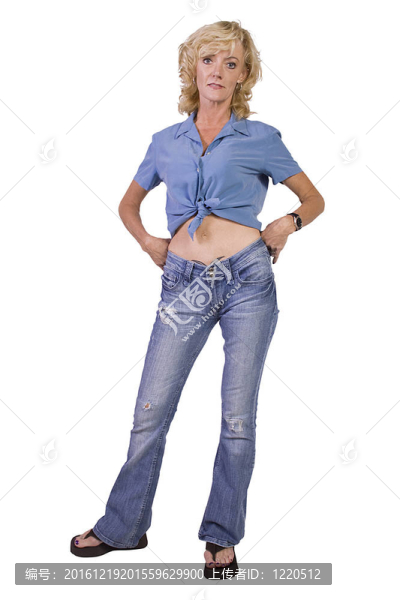 美麗的女孩站起來