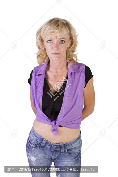 美麗的女孩站起來