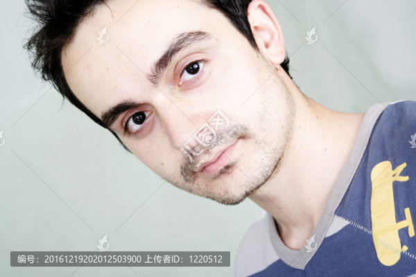 快樂(lè)的年輕人