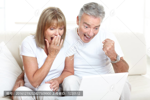 老年夫婦