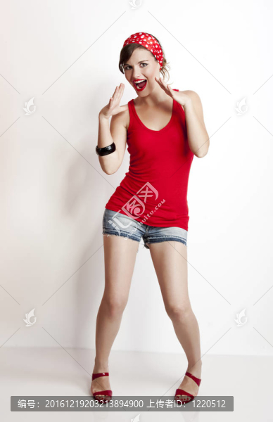 引腳的女孩