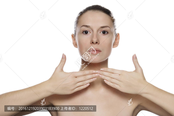 年輕美麗安詳女孩的肖像