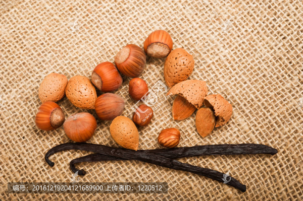 榛子杏仁末香草；