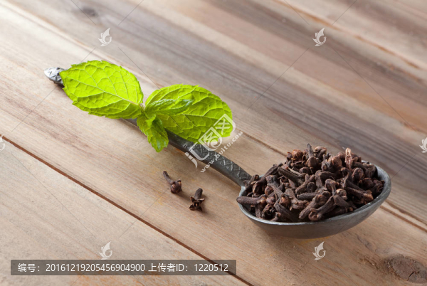 丁香香料和薄荷