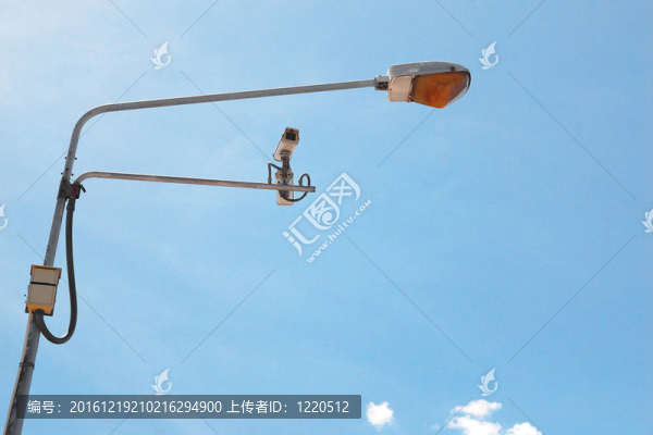 路燈與閉路電視