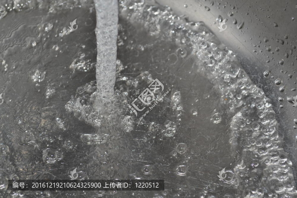 水