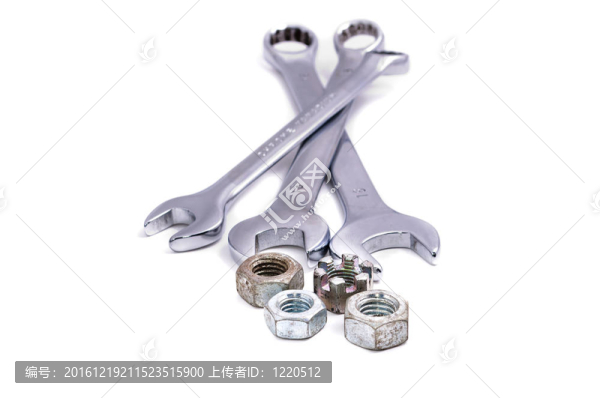各種尺寸的扳手