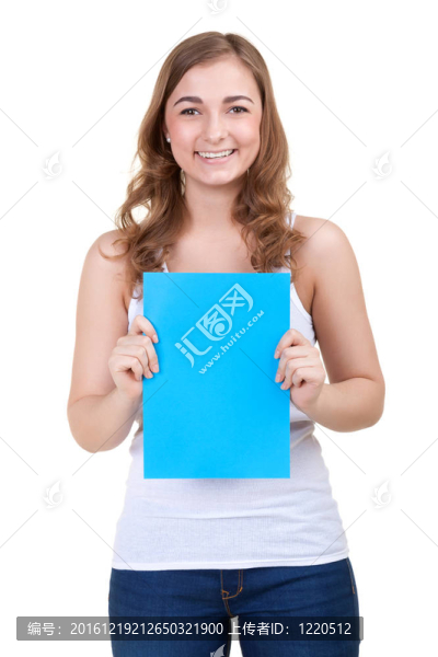 一個(gè)漂亮女孩的肖像在廣告牌上