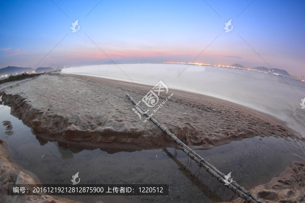 海灘上的熱帶日落。