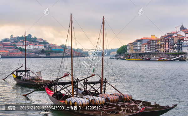 對杜羅羅河河全景；波爾圖