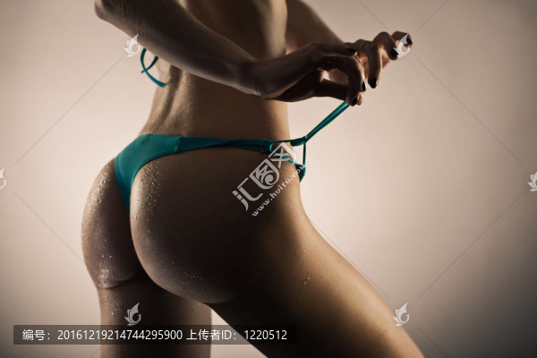 女士泳裝