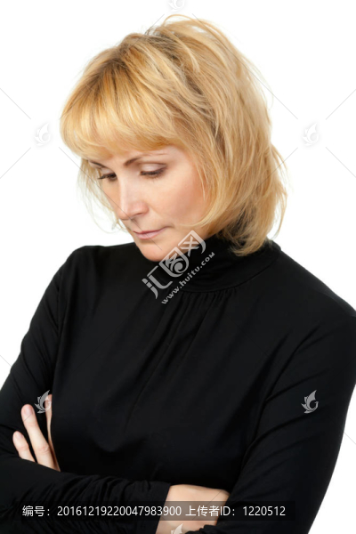 一個(gè)穿著黑色衣服的女孩的畫像
