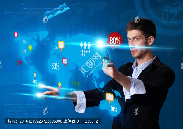 男子按下現(xiàn)代觸摸屏按鈕