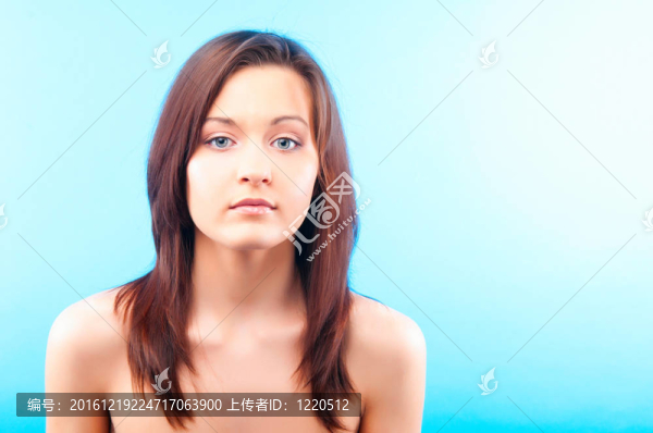 女人對(duì)藍(lán)