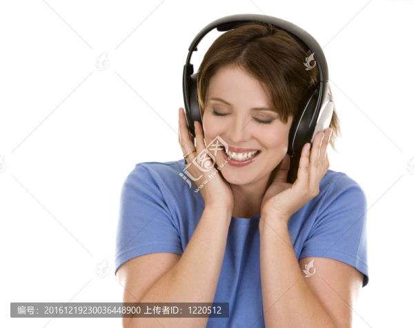 女人聽(tīng)音樂(lè)