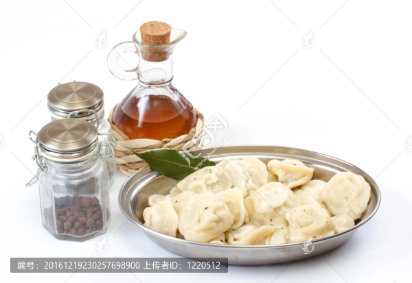 俄羅斯俄羅斯餃子肉餡的餃子與桂冠