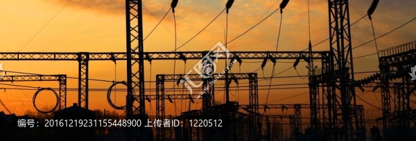 電力站。日出。