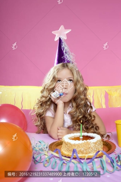 無(wú)聊的金發(fā)女孩生日派對(duì)用蠟燭蛋糕