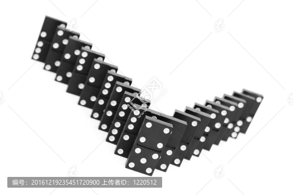 多米諾。在白色背景上。