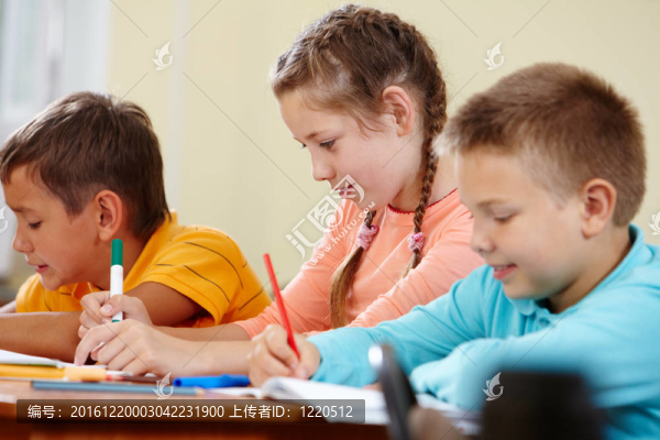 畫畫的同學
