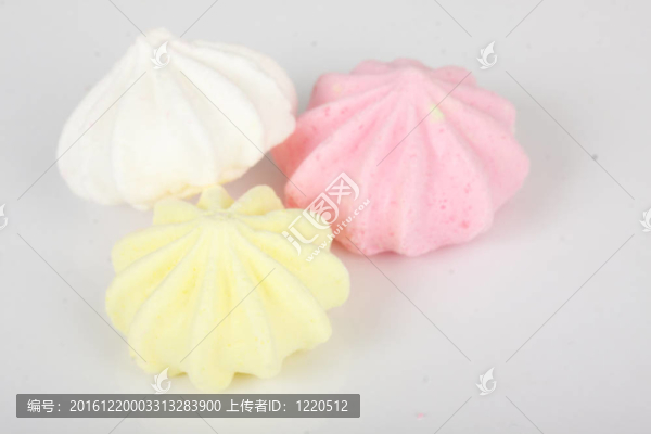 孤立的棉花糖蛋糕