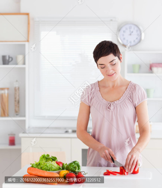 華麗女人切菜