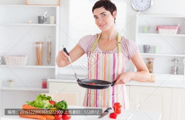 華麗的女人做飯