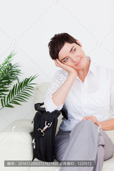 漂亮的女商人一袋