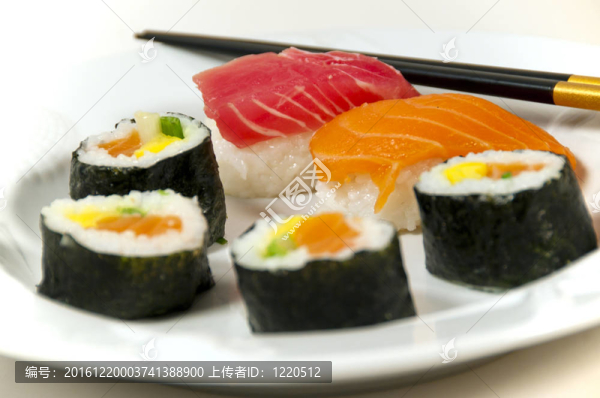 日本壽司配筷子