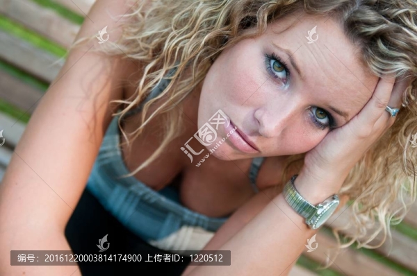 憂郁女人的畫像