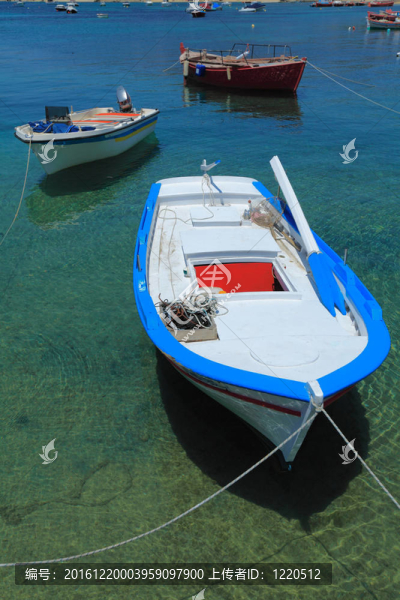 船在Ouranopolis附近；斯半島；圣山；Chalkidiki；希臘