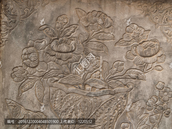 古代花卉刻在墻上