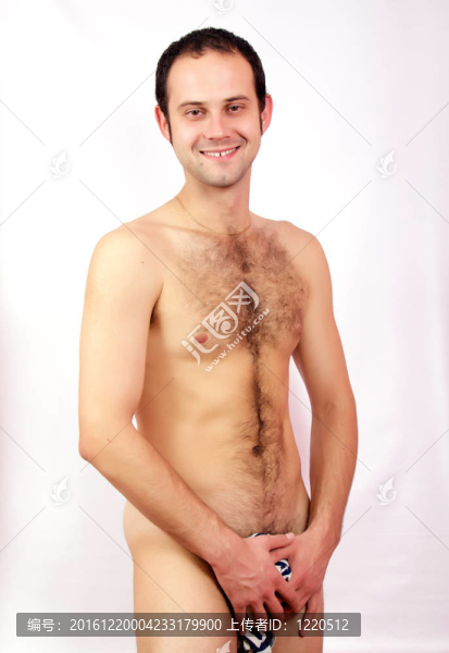 英俊的肌肉男