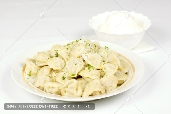 與傳統(tǒng)的俄羅斯菜碗-,pelmeni
