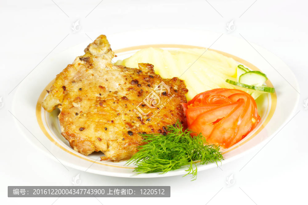 一口新鮮蔬菜澆水里脊牛排
