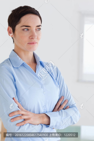 黑發(fā)女商人冒充
