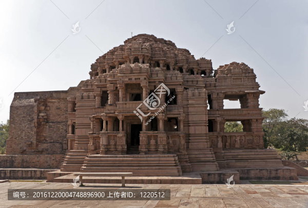 特里卡寺廟：中世紀(jì)印度教神廟前的大