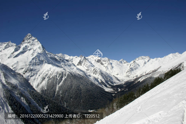 高加索山脈山區(qū)滑雪勝地