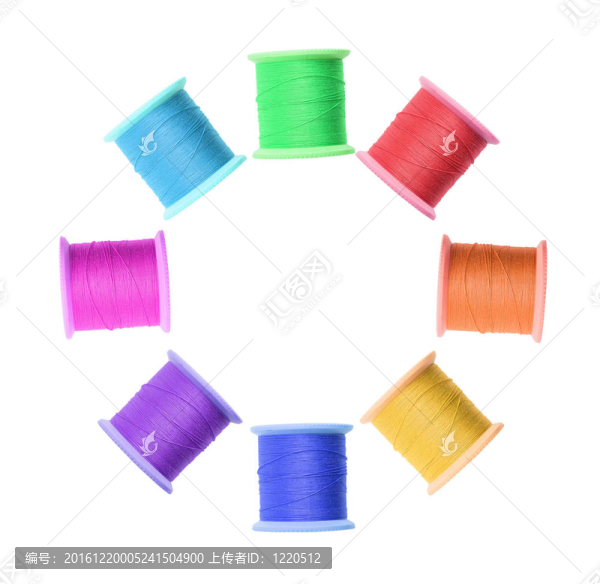 一些五顏六色的線筒白色隔離