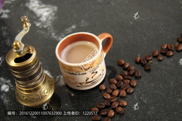 咖啡豆和咖啡研磨機