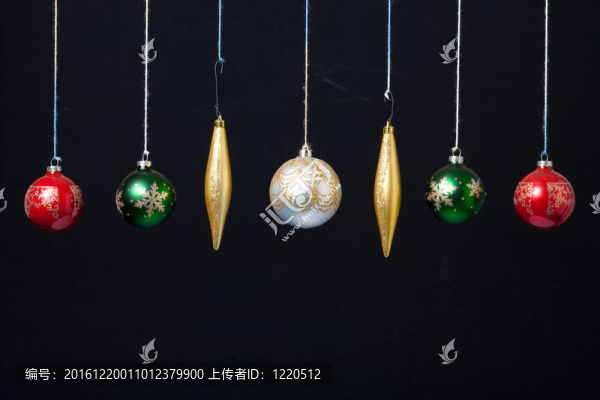 各色飾品。