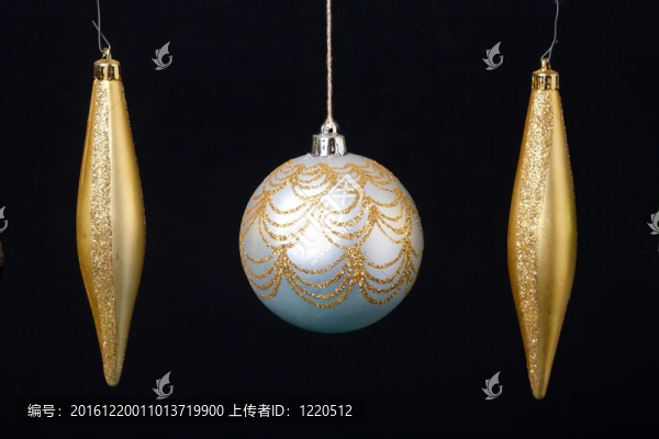 三圣誕飾品。