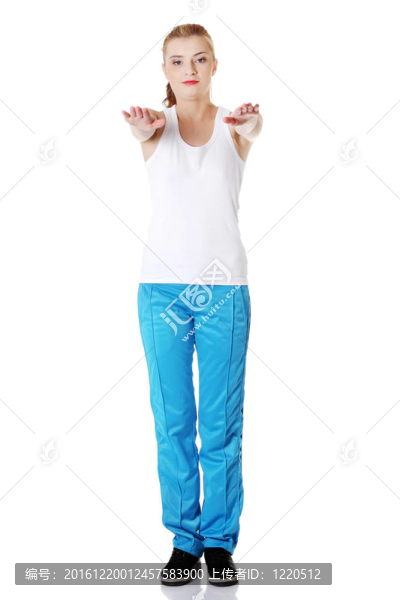 少女做運動。